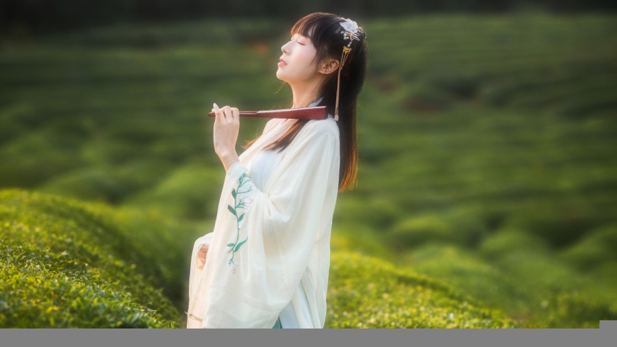 泉州一男子进浴室洗澡 玻璃门突然爆裂致其受伤